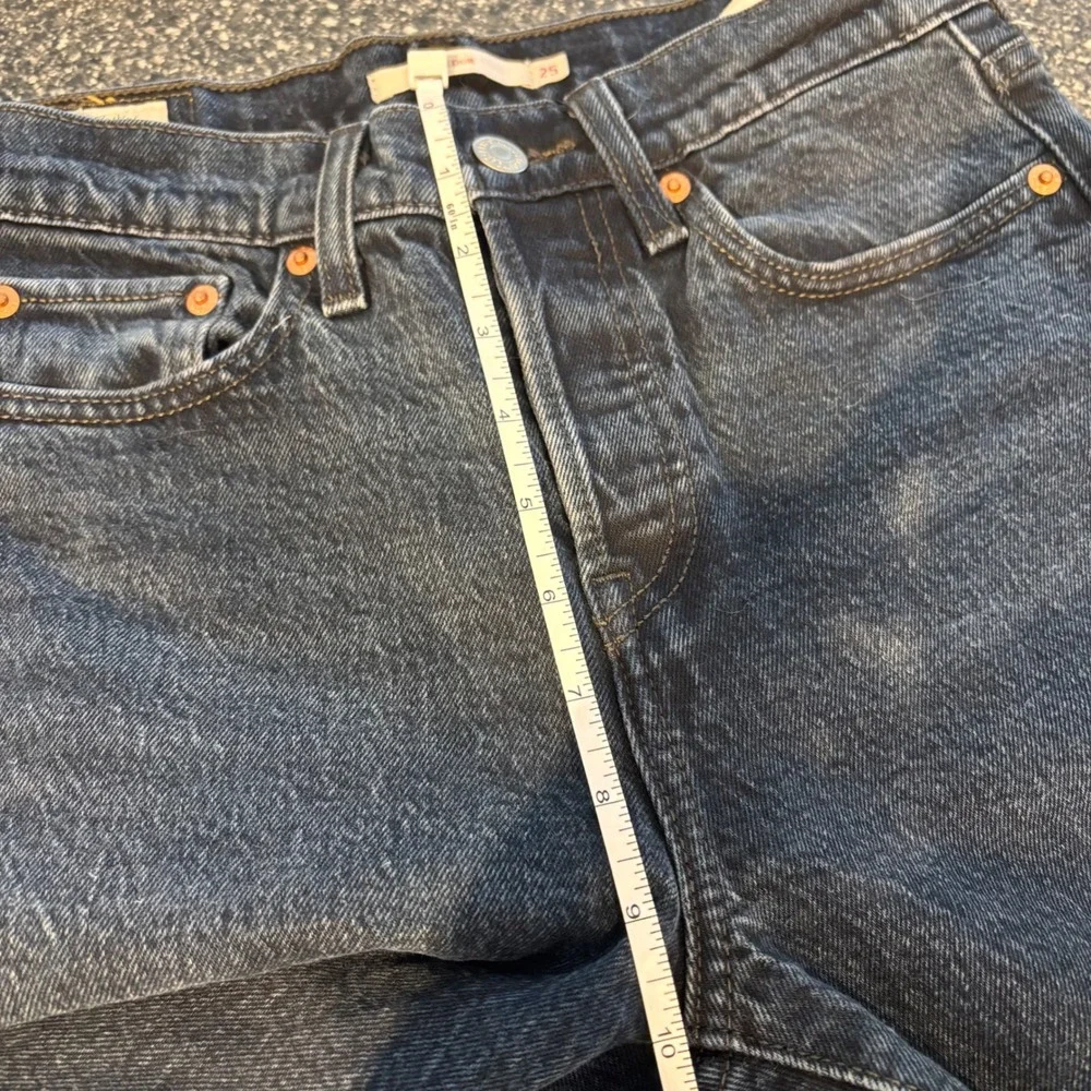 Levi's Premium Wedgie Women's Jeans Size 25 Dark Wash‎ Denim Casual EUC - Picture 9 of 9